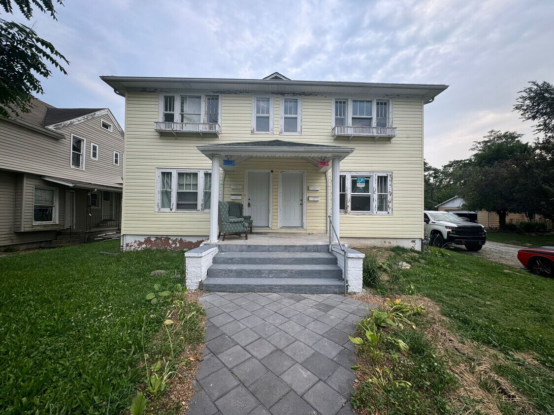 Foto principal - 701 E Walnut St