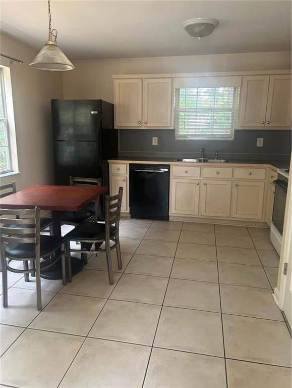 Foto del edificio - 3425 Century Dr