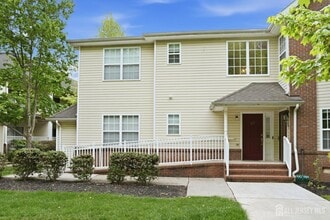 Building Photo - 27 Forest Dr