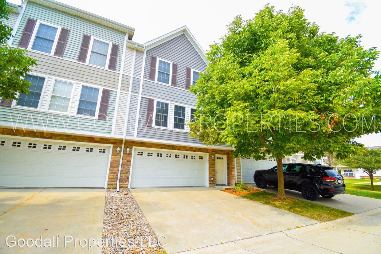 4306 152nd Pl, Urbandale, IA 50323 House Rental in Urbandale, IA