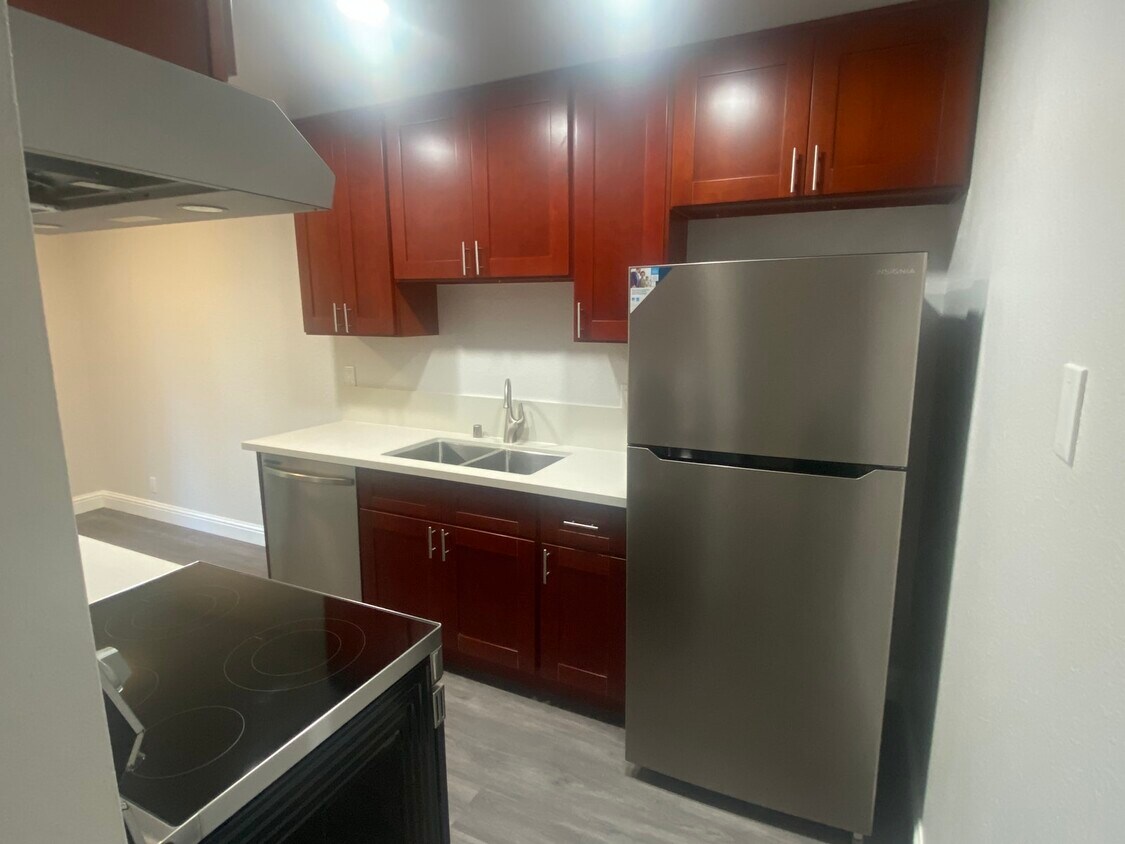 Primary Photo - 247 North Capitol Avenue, Unit 1