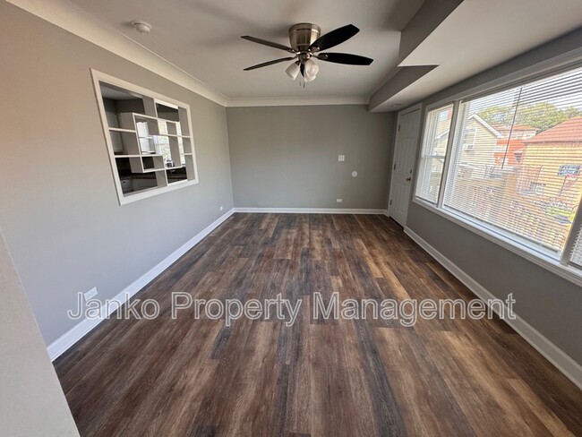 Foto del edificio - 2237 Vermont St