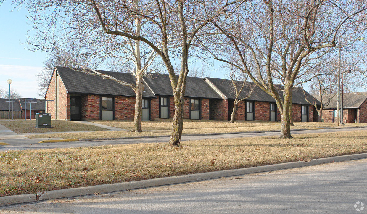 Building Photo - Edgewood Homes