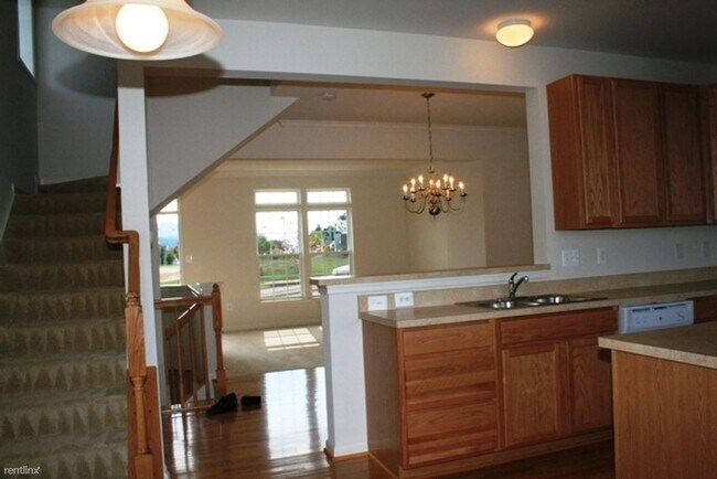 Foto del edificio - 4 br, 3.5 bath House - 347 Rolkin Road