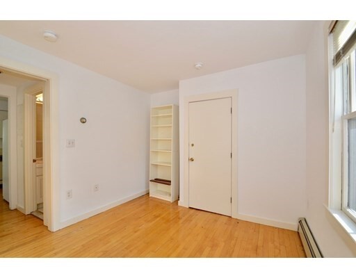 Building Photo - 577 Franklin St