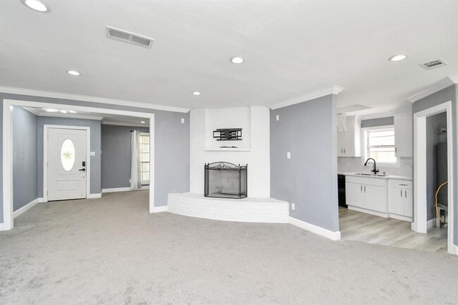 Building Photo - 9126 Troulon Dr