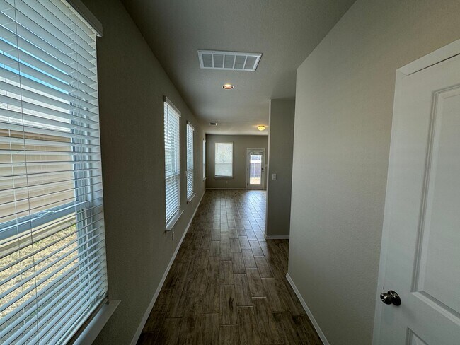 Building Photo - Hymeadow