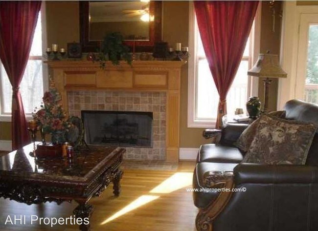 Foto del edificio - 1563 Oak Park Dr