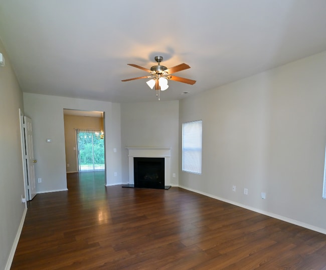 Foto del edificio - 8930 Chalkstone Rd
