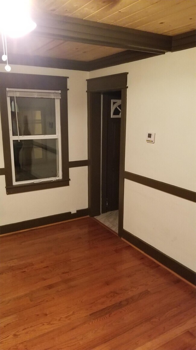 Foto del edificio - 5828 Nashville Ave