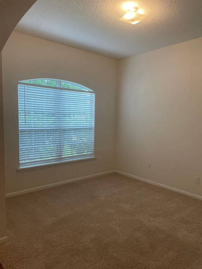 Foto del edificio - Spacious 4/2 in Desirable Jullington Creek!