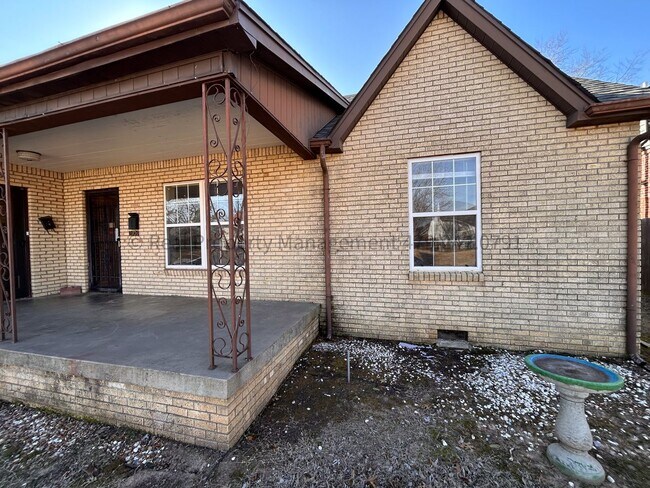 Foto del edificio - Nice 2 Bedroom 1 Bath Duplex in Park Hill ...