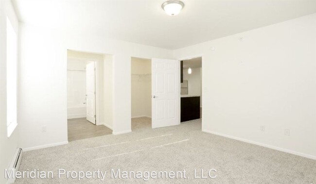 Building Photo - Studio, 1 bath Apartment - 3901 30th Ave S...