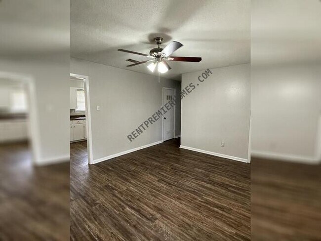 Foto del edificio - 14 Linkay Ct