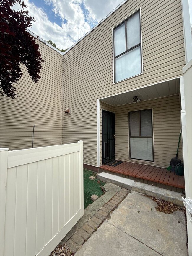 Foto del edificio - 2 Bedroom/1.5 Bathroom unit in Magna!