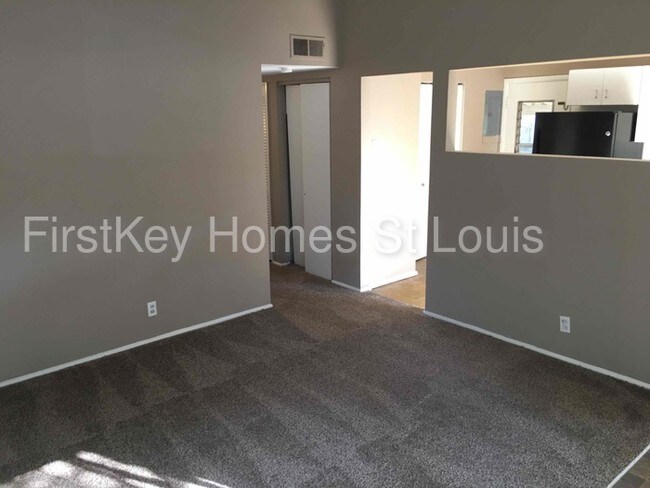 Foto del edificio - 103 Young Dr