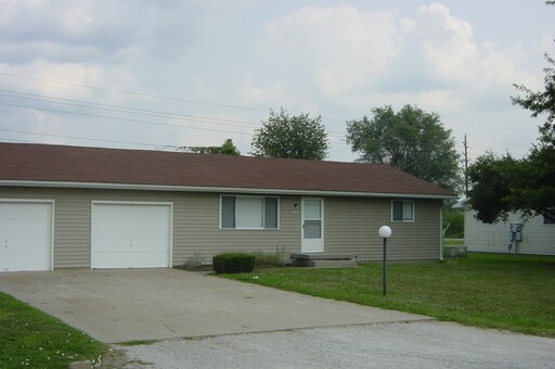 Foto del edificio - 2 Bedroom Duplex with Attached Garage