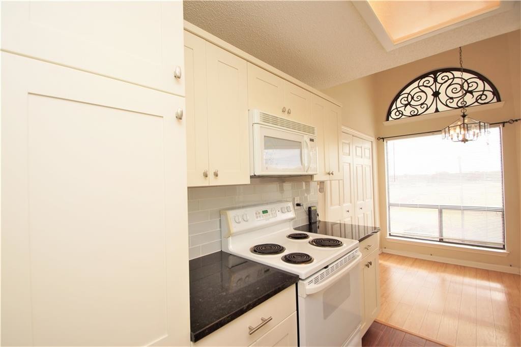 Foto principal - 3840 Far West Blvd