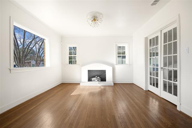 Foto del edificio - 5623 McCommas Blvd