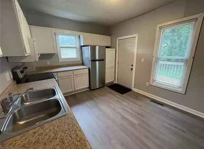 Foto del edificio - 3 Bed 2 Bath Single Family Home