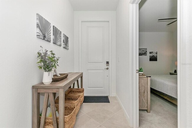 Building Photo - 12140 Wellen Golf St