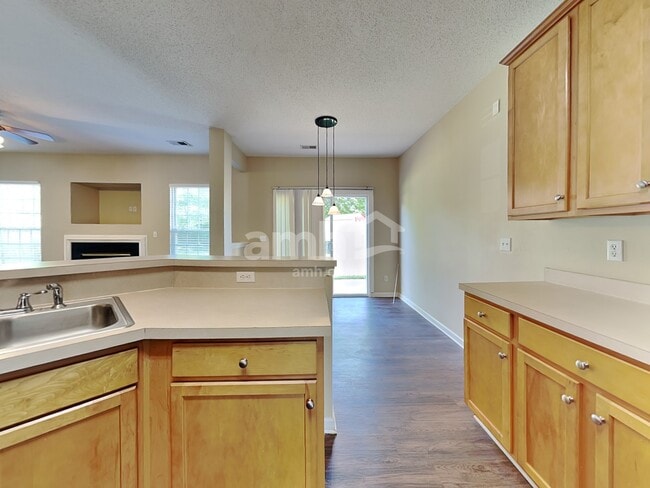 Building Photo - 653 Timber Walk Dr