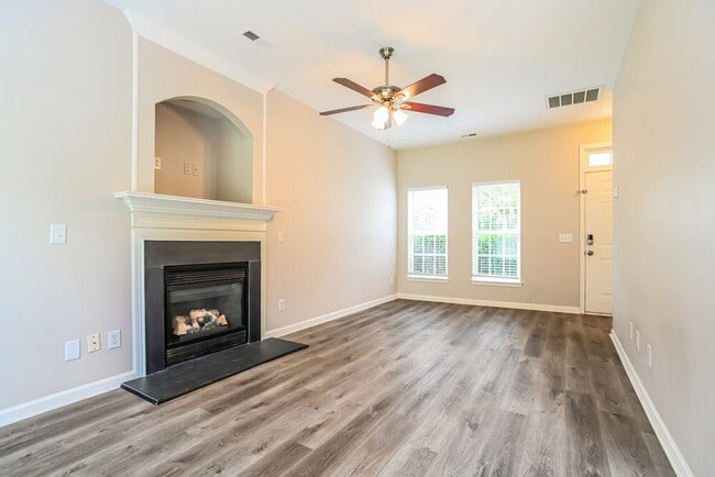 Building Photo - 6319 Gatesville Ln