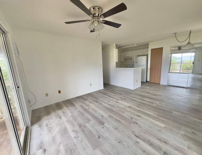 Building Photo - 3 Bedroom / 2 Bath Townhouse in Iao Parkside!