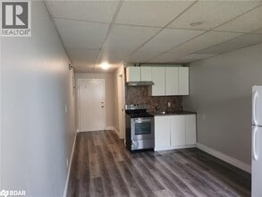 Building Photo - 8800 Willoughby Dr