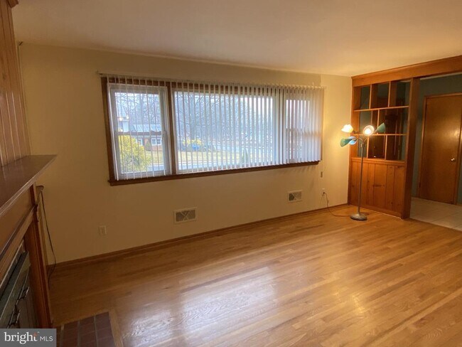 Building Photo - 100 Cheltenham Rd