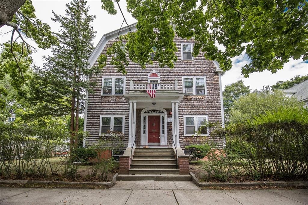 82 High St Unit 2N, Bristol, RI 02809 Room for Rent in Bristol, RI