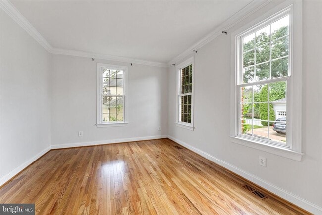 Building Photo - 116 Desales Dr