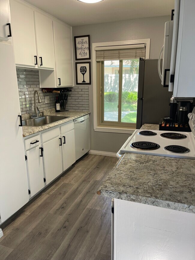 Foto del edificio - 1652 Orinda Ct