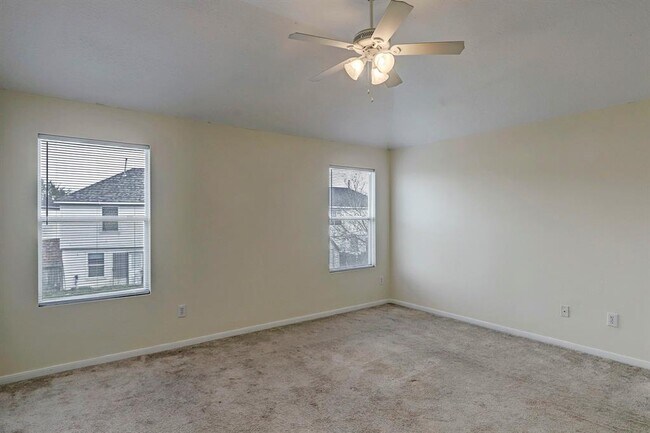 Foto del edificio - 5714 Basswood Dale Dr