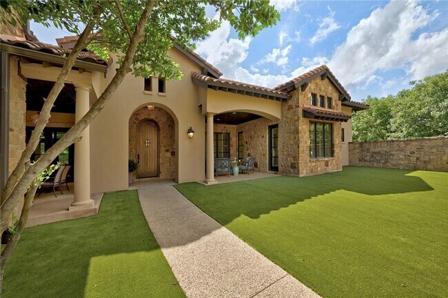 Building Photo - 9100 Calera Dr