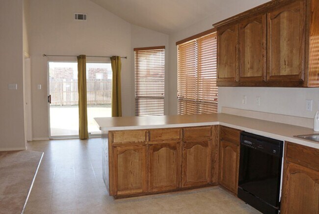 Foto del edificio - 2756 Red Wolf Dr
