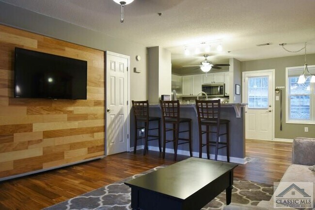 Foto del edificio - 637 Huntington Road