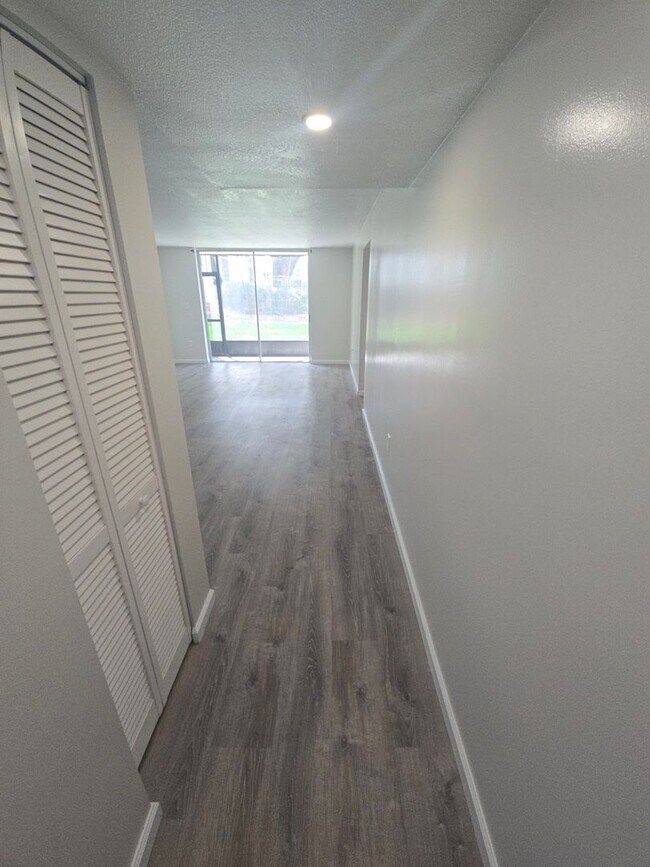 Building Photo - 108 Clocktower Dr