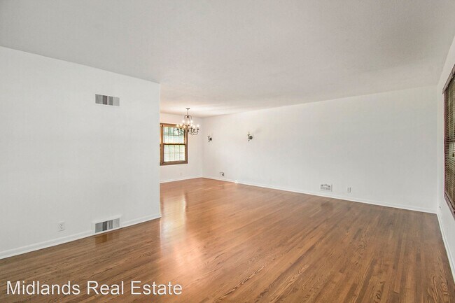 Building Photo - 4 br, 3 bath House - 507 S 116th Street
