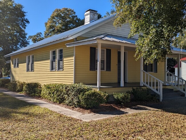 Front/Side - 804 N Maple St