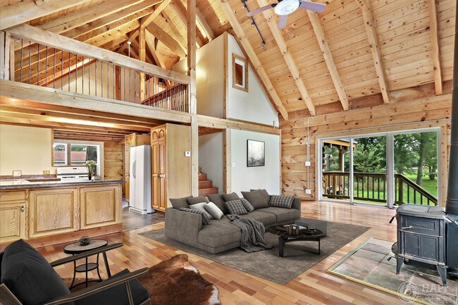 Building Photo - 41517 N Country Club Dr