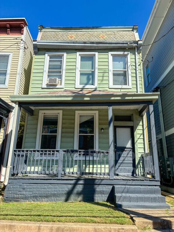Building Photo - 2104 W Cary St