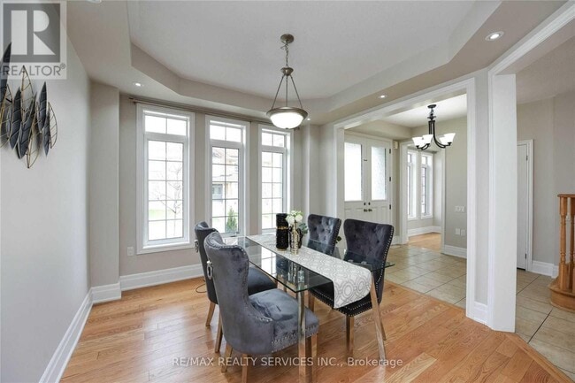 Building Photo - 2 Falling Leaf Dr