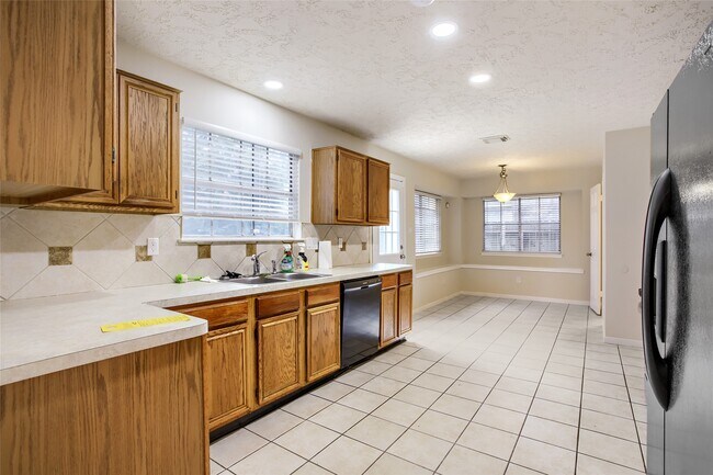 Foto del edificio - 13822 Dentwood Dr