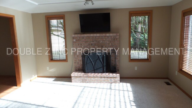 Building Photo - 9005 163rd St Ct E