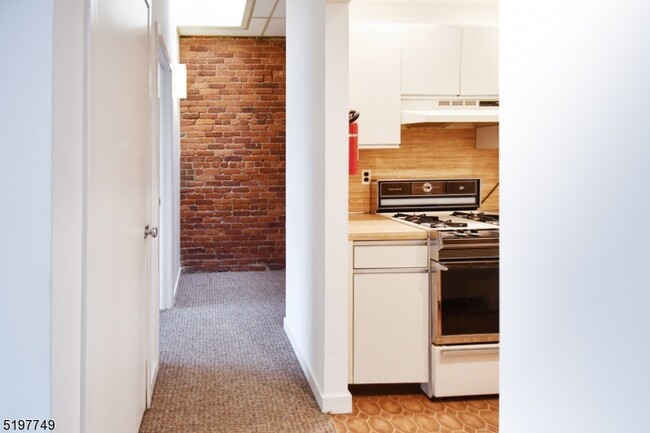Building Photo - 431 Springfield Ave