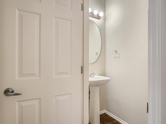 Foto del edificio - 2632 Century Park Blvd