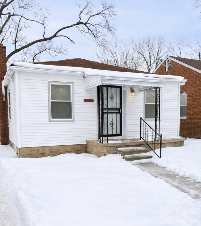 Building Photo - 18849 Moenart St