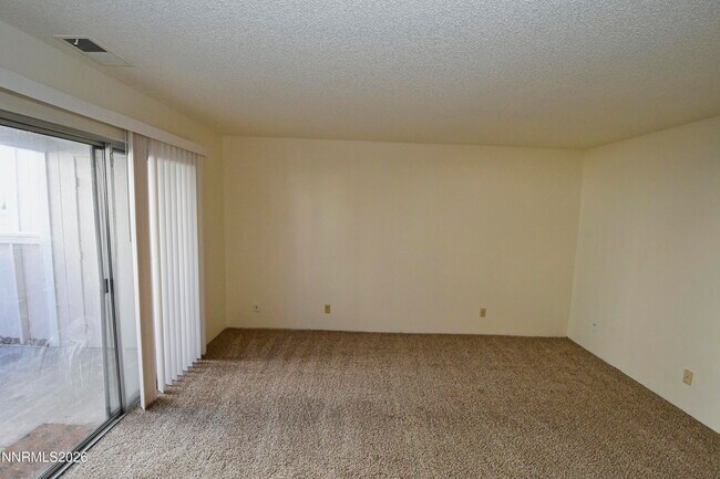 Foto del edificio - 400 S Saliman Rd