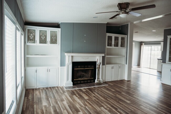 Foto del edificio - 2545 Lee Turner Rd